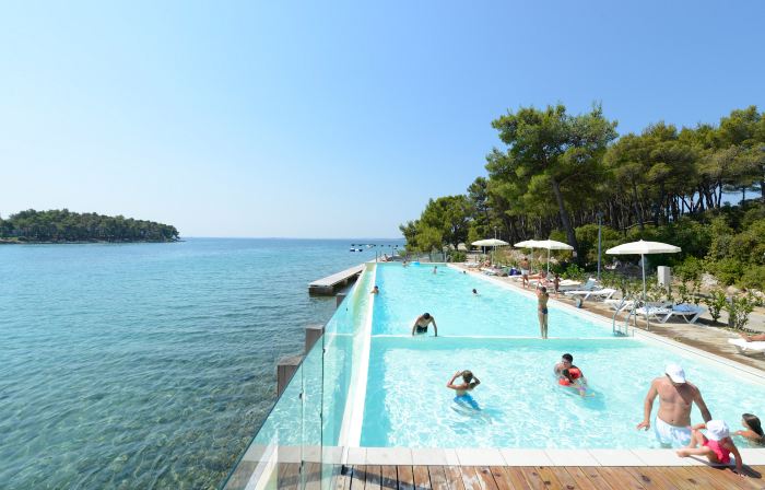 Crvena Luka Resort