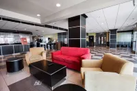 Travelodge by Wyndham Avenel Woodbridge