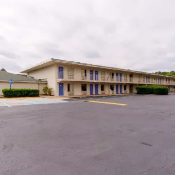 Travelodge by Wyndham Norfolk Airport