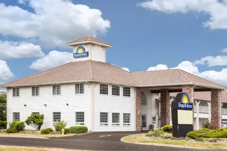 Days Inn by Wyndham Ocean Shores Отели в г. Ойеут-Хоганс Корнер