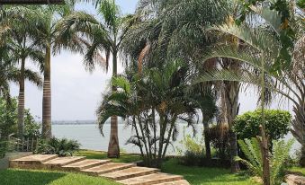 Zambezi Riverside Accommodation