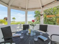 "Kiersten" - 5km from the Sea