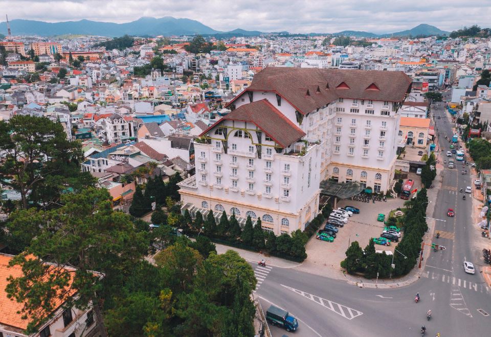 hotel overview picture