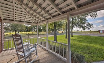 Peaceful Schulenburg Farmhouse with Fire Pit and Grill