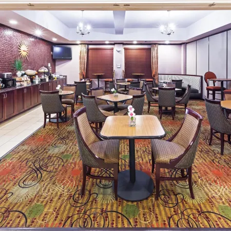 La Quinta Inn and Suites by Wyndham Ft. Worth - Burleson