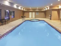 La Quinta Inn & Suites by Wyndham Longview North - Pool