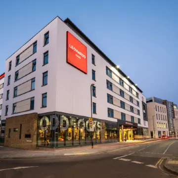 Leonardo Hotel Brighton Отели рядом с достопримечательностью «Пирс Брайтона»