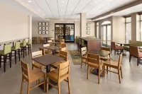 Country Inn & Suites by Radisson, Port Canaveral, FL - Breakfast