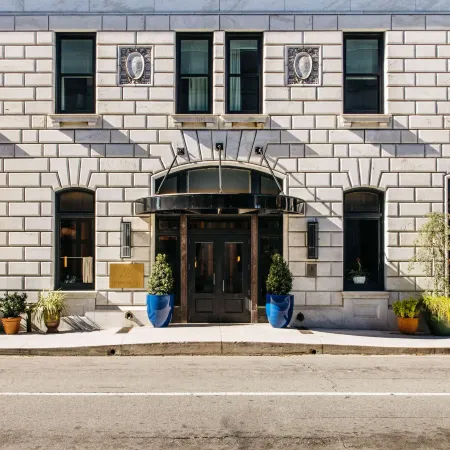 The Drayton Hotel Savannah, Curio Collection by Hilton