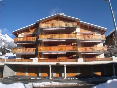 Rèze 6 Hotels near La Seya, Sentiers des mille fleurs