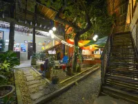 Lazy Dog Bed & Breakfast Hotels in Bulabog Strand