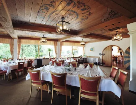 Hotel Bergschlößchen Отели в г. Кирхберг