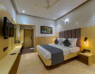 Hotel Surya Executive 3 Star Hotel فنادق في سولابور