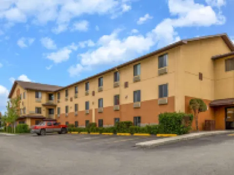 Super 8 by Wyndham Butte MT ビュートのホテル