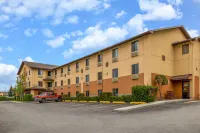 سوبر 8 باي ويندام بوتي إم تي فنادق في بوتي