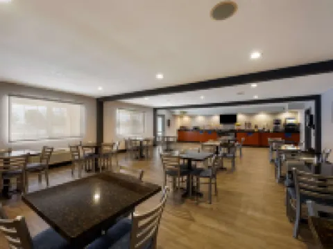 Best Western Inn  Suites Lemoore Hotels in Lemoore