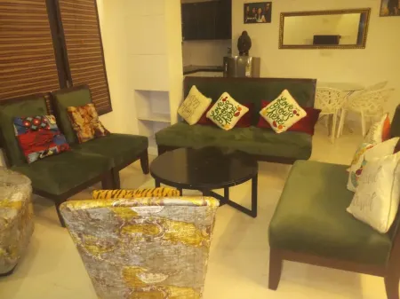 Prestige Apartments Отели рядом с достопримечательностью «Iltutmish's Tomb»