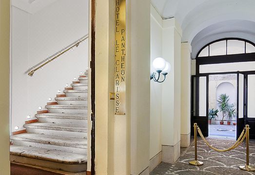 Le Clarisse Pantheon