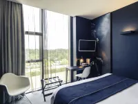 南特聖埃爾布蘭天頂美居飯店