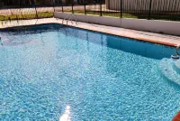 Days Inn by Wyndham LaPlace- New Orleans - Pools