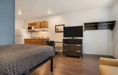 Extended Stay America Select Suites - Pensacola - Northeast Các khách sạn gần West Florida Railroad Museum