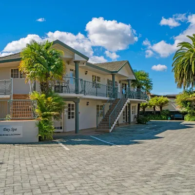 Silver Fern Rotorua Suites & Spa Hotels near Te Puia - Rotorua, NZ