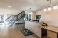 Quality Inn & Suites Near Downtown Bakersfield Hotels in Kern County