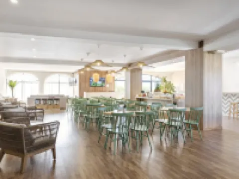 Clube Maria Luisa Hotels near Praia da Balaia