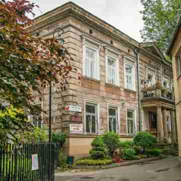 Red Kurka Apartments Hotel Exterior