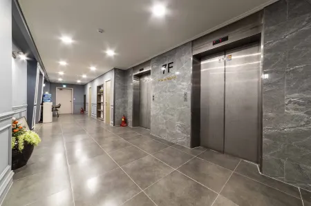 Sanbon Praha Отели рядом с достопримечательностью «Hansei University»