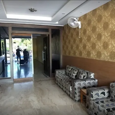Chakravarthi Inn
