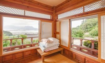 Wando Cheonghaejin Hanok Pension