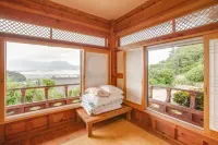 Wando Cheonghaejin Hanok Pension