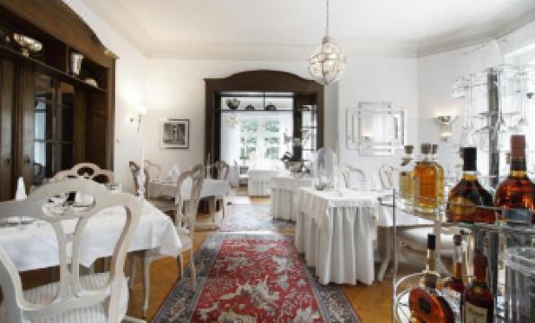 Höhen Hotel Viersen - Housity