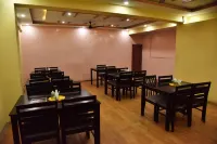 Hotel Grand Meridian Hotels in Meenakunte