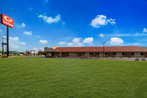 Econo Lodge Cornersville Hotels in Pulaski