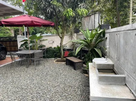 Regol Guest House 5Br Bandung Отели в г. Regol