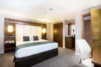 DoubleTree by Hilton Milton Keynes Hotel dekat Furzton Lake