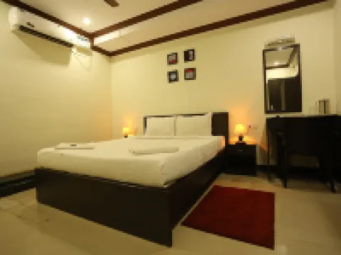 Motel la Grandeur Hotels in Mapusa