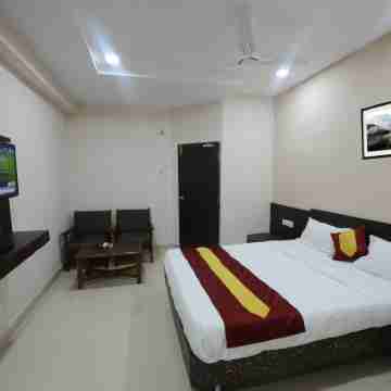 Dwaraka Inn Rooms