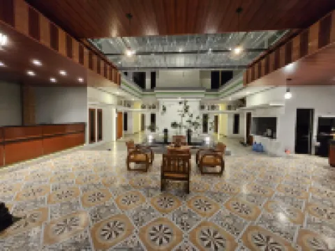 Omah Joglo Bugis Hotels in Pakis