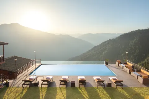 Justa Cliffend Resort & Spa, Mashobra