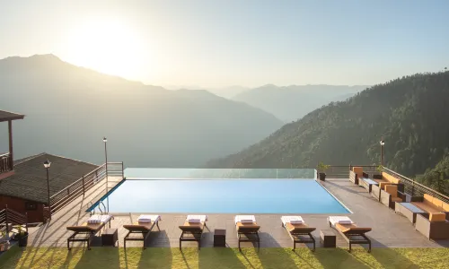 Justa Cliffend Resort & Spa, Mashobra