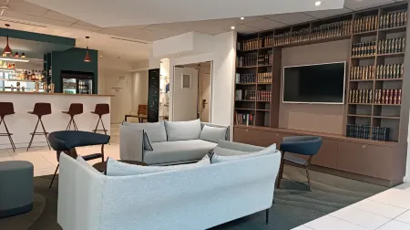 Holiday Inn Express Lille Centre Отели рядом со станцией Gare de Lille CHR