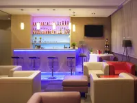 Novotel Nantes Centre Bord de Loire Hotel a Reze