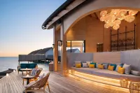 Hilton Maldives Amingiri Resort & Spa Hotels in Baros