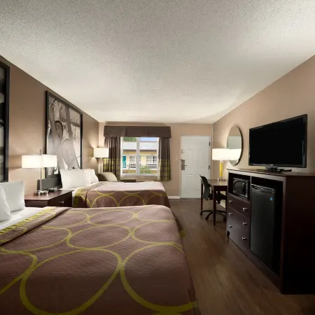 Super 8 by Wyndham Ellenton Bradenton Area