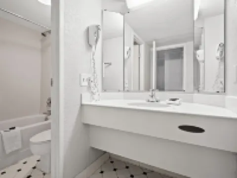 La Quinta Inn by Wyndham Costa Mesa / Newport Beach Hotels in Costa Mesa