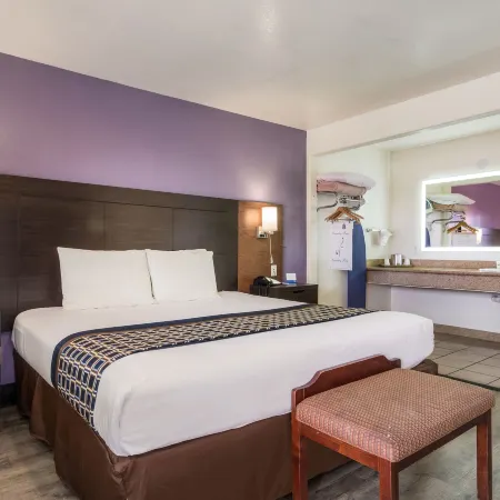 Carmel Hill Lodge Hotels in Monterey