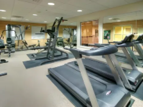 โรงแรมฮอลิเดย์อินน์เอ็กซ์เพรสแอนด์สวีทส์ ทูคัมคารี บาย IHG โรงแรมในตูกุมการิ